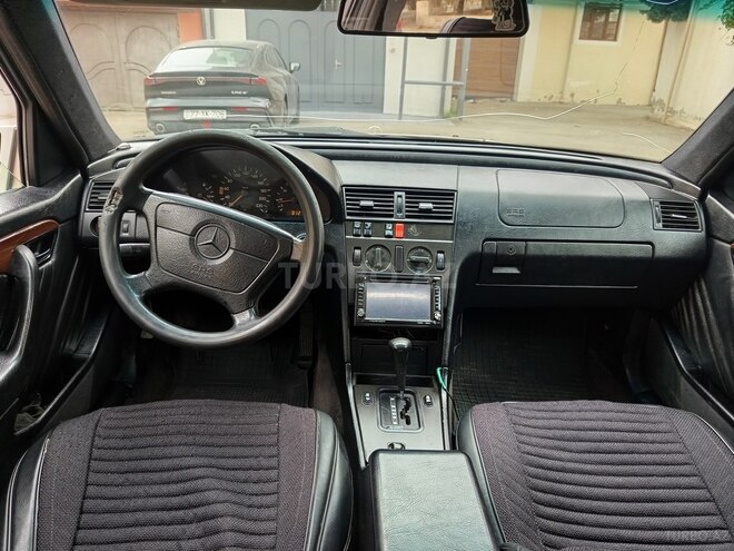 Mercedes C 220 1995, 228,000 km - 2.2 л - Bakı