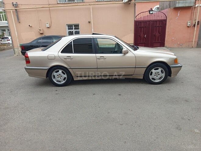 Mercedes C 220 1995, 228,000 km - 2.2 л - Bakı