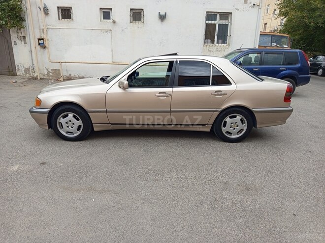 Mercedes C 220 1995, 228,000 km - 2.2 л - Bakı