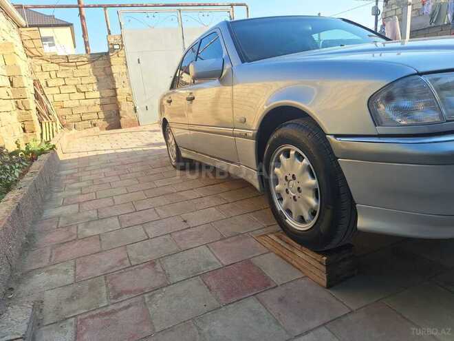 Mercedes C 220 1999, 275,000 km - 2.2 l - Bakı