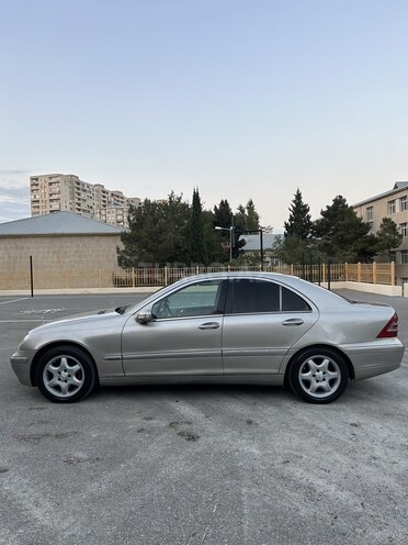 Mercedes C 220 2003, 250,000 km - 2.1 l - Bakı