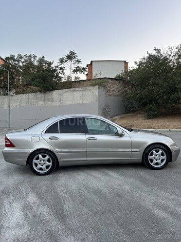Mercedes C 220 2003, 250,000 km - 2.1 l - Bakı