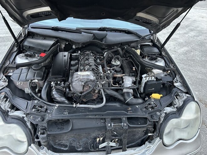 Mercedes C 220 2003, 250,000 km - 2.1 l - Bakı