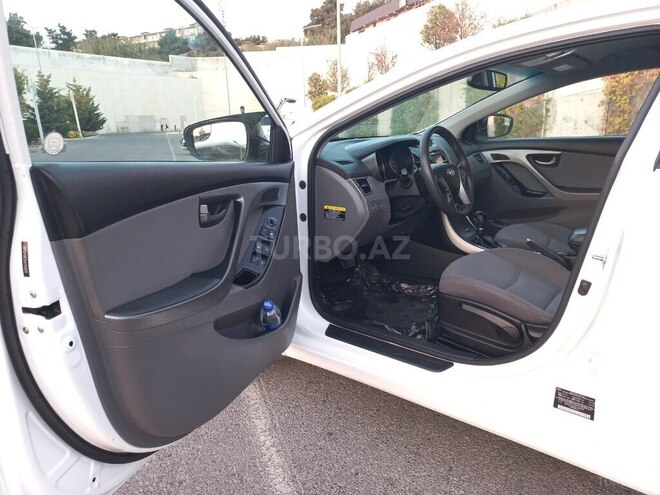 Hyundai Elantra 2015, 110,500 km - 1.8 l - Bakı