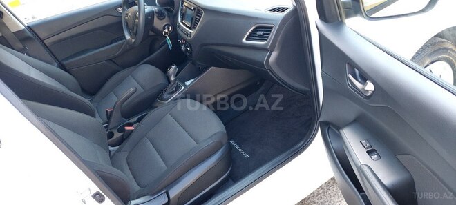 Hyundai Accent 2019, 23,000 km - 1.6 л - Bakı