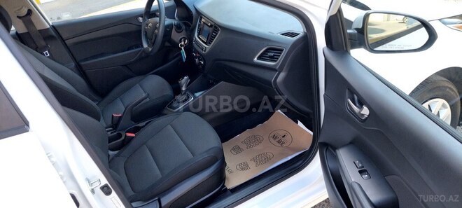 Hyundai Accent 2019, 23,000 km - 1.6 л - Bakı