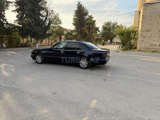 Mercedes E 220 1995, 345,876 km - 2.2 l - İmişli