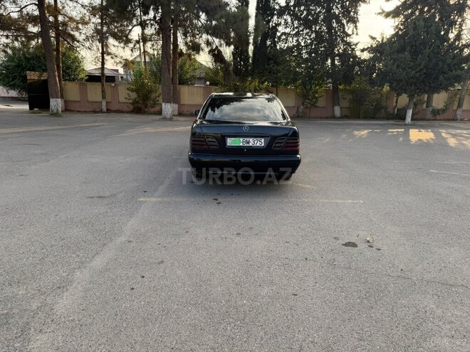 Mercedes E 220 1995, 345,876 km - 2.2 l - İmişli