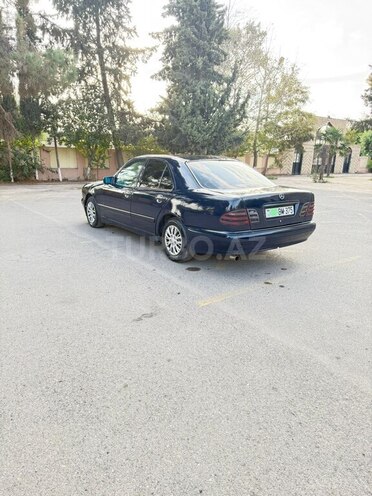 Mercedes E 220 1995, 345,876 km - 2.2 l - İmişli