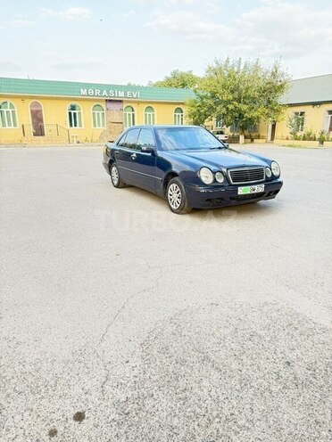 Mercedes E 220 1995, 345,876 km - 2.2 l - İmişli