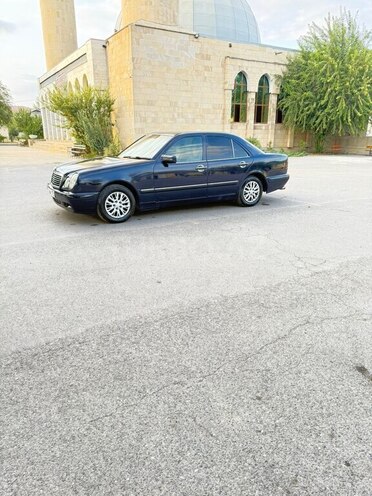 Mercedes E 220 1995, 345,876 km - 2.2 l - İmişli