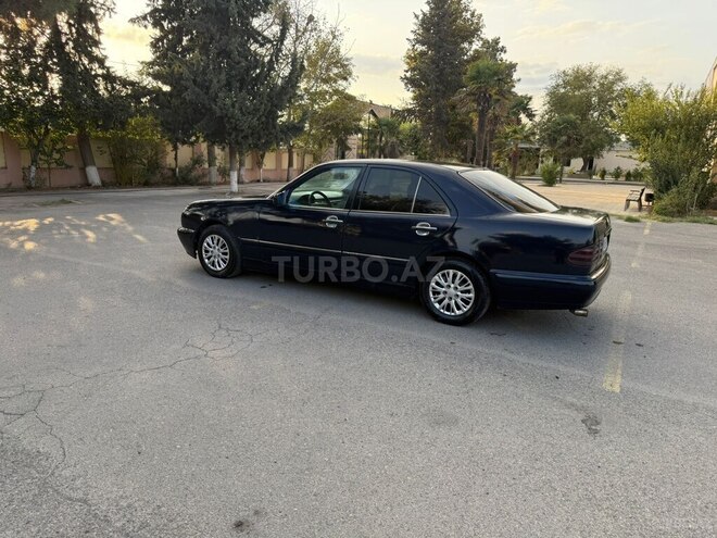 Mercedes E 220 1995, 345,876 km - 2.2 l - İmişli