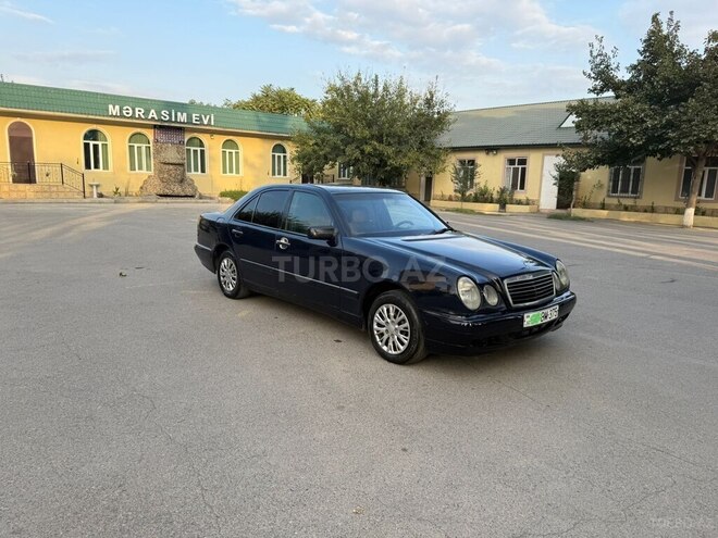 Mercedes E 220 1995, 345,876 km - 2.2 l - İmişli