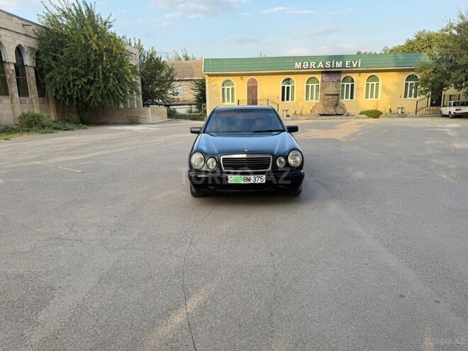Mercedes E 220 1995, 345,876 km - 2.2 l - İmişli