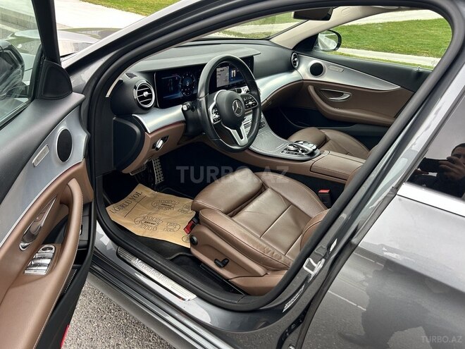 Mercedes E 220 d-11