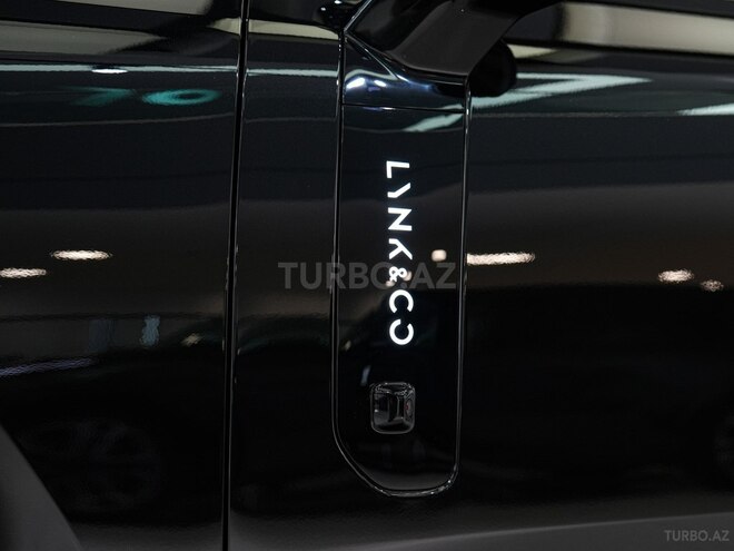 Lynk & Co 900-12