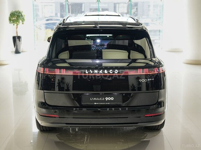 Lynk & Co 900-7
