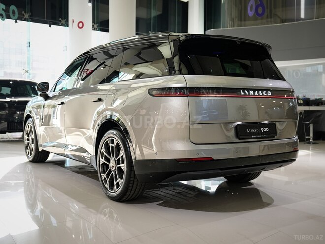 Lynk & Co 900-4