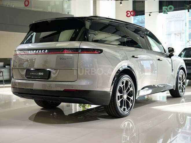 Lynk & Co 900-6
