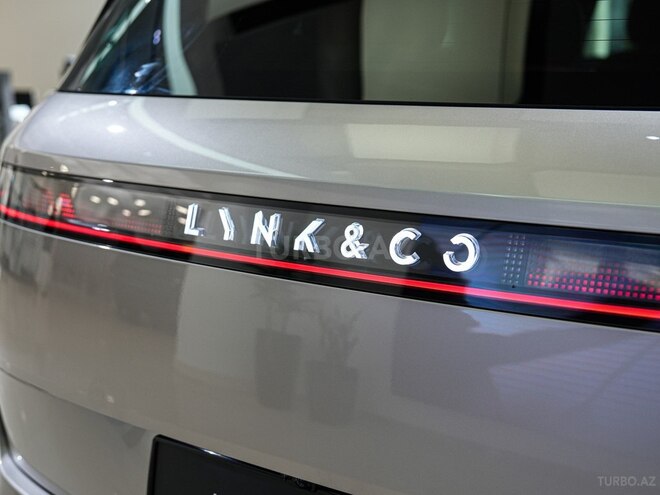 Lynk & Co 900-7