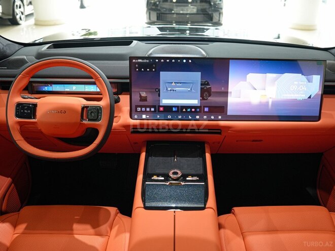 Lynk & Co 900-13