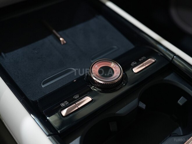 Lynk & Co 900-28