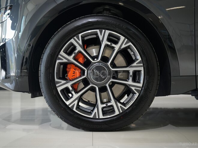 Lynk & Co 900-14