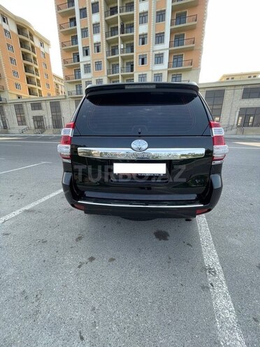 Toyota Land Cruiser Prado-5