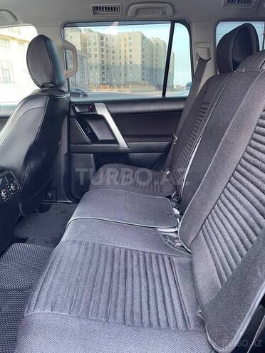 Toyota Land Cruiser Prado-8