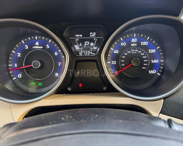 Hyundai Elantra 2015, 204,387 km - 1.8 l - Bakı
