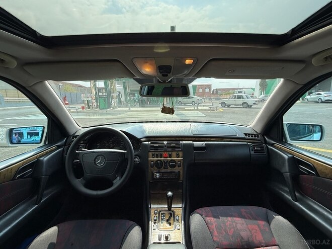 Mercedes E 240 1999, 298,652 km - 2.4 l - Gəncə