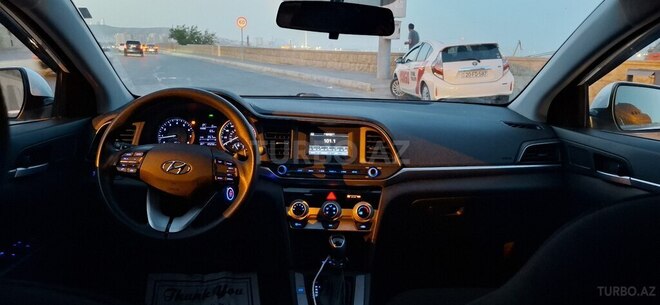 Hyundai Elantra 2020, 125,000 km - 2.0 l - Bakı