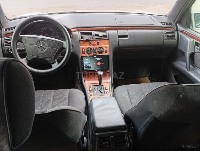 Mercedes E 230 1997, 356,253 km - 2.3 l - Bakı
