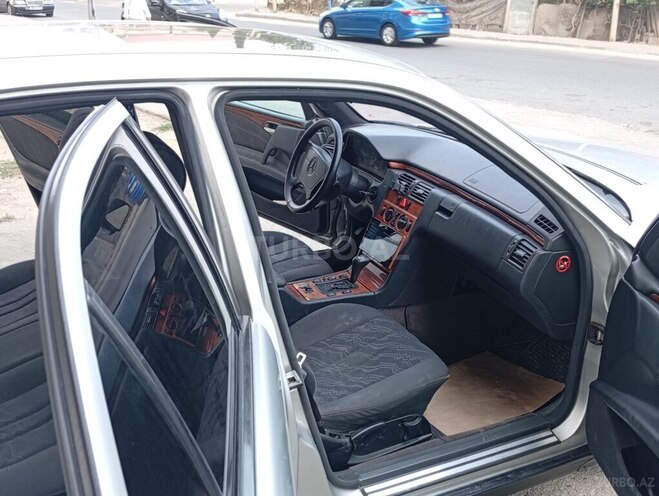 Mercedes E 230 1997, 356,253 km - 2.3 l - Bakı