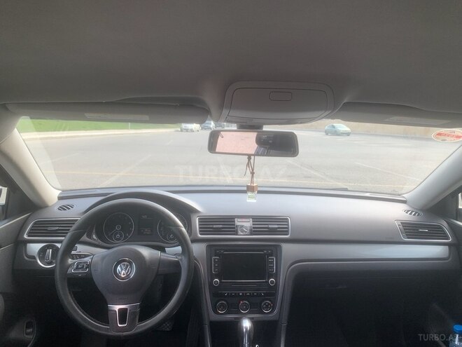 Volkswagen Passat 2015, 223,699 km - 1.8 l - Bakı