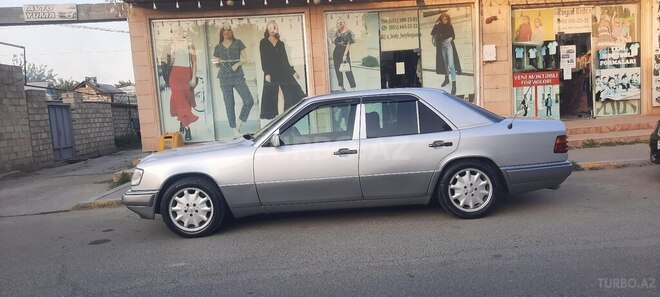 Mercedes E 220 1994, 343,700 km - 2.2 l - Beyləqan