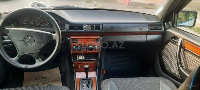 Mercedes E 220 1994, 343,700 km - 2.2 l - Beyləqan