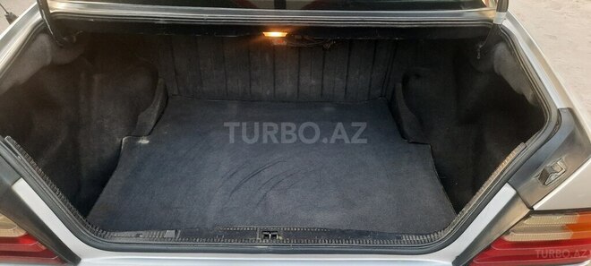 Mercedes E 220 1994, 343,700 km - 2.2 l - Beyləqan