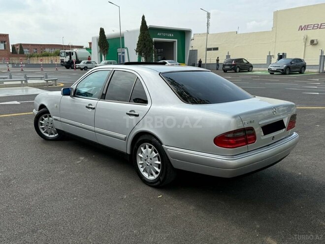 Mercedes E 240 1999, 298,652 km - 2.4 l - Gəncə
