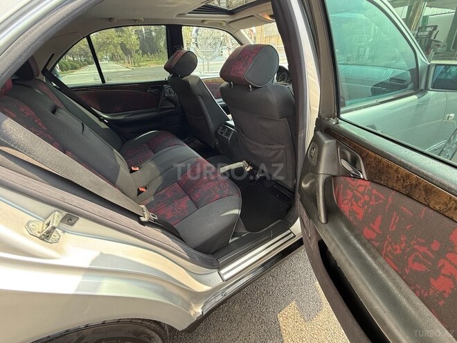Mercedes E 240 1999, 298,652 km - 2.4 l - Gəncə