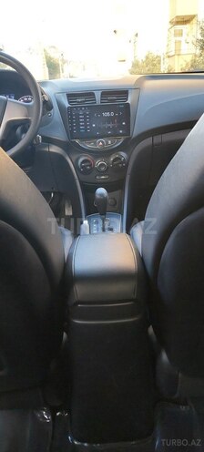 Hyundai Accent 2015, 136,000 km - 1.6 л - Bakı