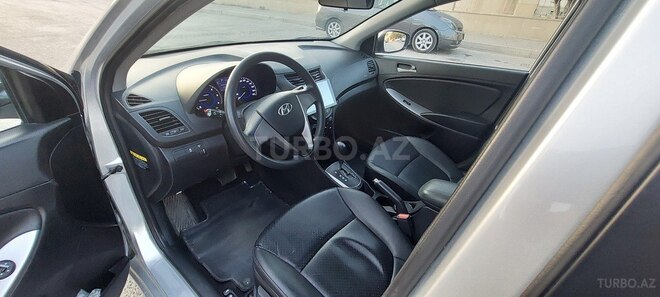Hyundai Accent 2015, 136,000 km - 1.6 л - Bakı
