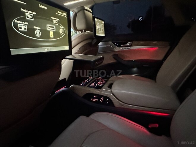 Audi A8 2011, 134,000 km - 4.2 l - Bakı