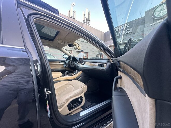 Audi A8 2011, 134,000 km - 4.2 l - Bakı