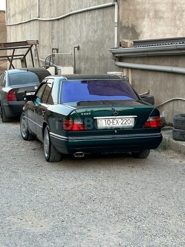 Mercedes E 220 1995, 380,000 km - 2.2 l - Bakı