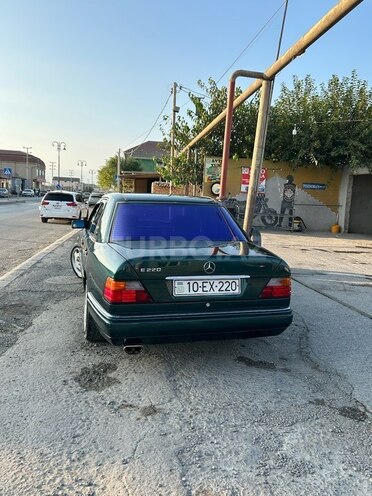 Mercedes E 220 1995, 380,000 km - 2.2 l - Bakı