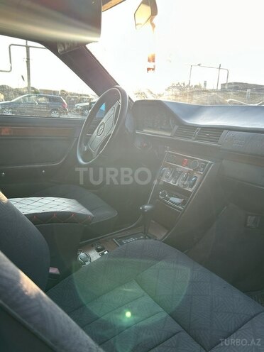 Mercedes E 220 1995, 380,000 km - 2.2 l - Bakı