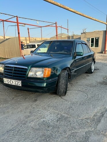 Mercedes E 220 1995, 380,000 km - 2.2 l - Bakı