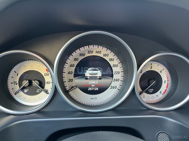 Mercedes E 220 2014, 257,000 km - 2.1 l - Bakı
