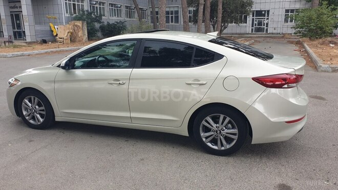 Hyundai Elantra 2017, 129,263 km - 2.0 л - Bakı